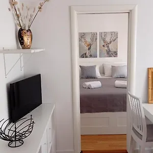 Apartment Leela, Split